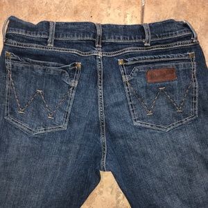 🇺🇸2/$50 
Men’s Wrangler Retro slim boot jeans